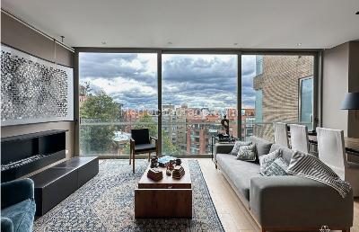 Apartamento de 2 alcobas en venta en Los Rosales, Bogotá, 106 m² · foto 1 de 19