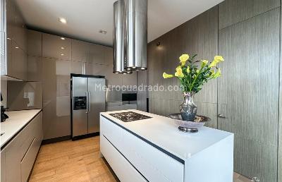 Apartamento de 2 alcobas en venta en Los Rosales, Bogotá, 106 m² · foto 8 de 19