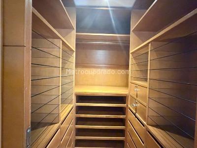 Apartamento de 3 alcobas en venta en Chico Norte, Bogotá, 206 m² · foto 11 de 11