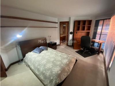 Apartamento de 3 alcobas en venta en Los Rosales Chico, Bogotá, 240 m² · foto 14 de 20