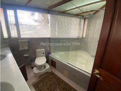 Apartamento de 3 alcobas en venta en Los Rosales Chico, Bogotá, 240 m² · foto 15 de 20