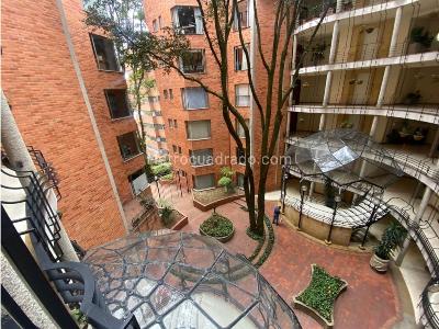 Apartamento de 3 alcobas en venta en Los Rosales Chico, Bogotá, 240 m² · foto 18 de 20