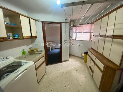 Apartamento de 3 alcobas en venta en Los Rosales Chico, Bogotá, 240 m² · foto 20 de 20