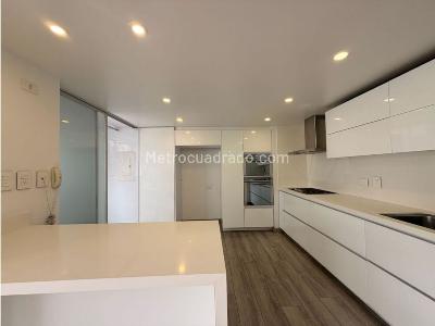 Apartamento de 3 alcobas en venta en La Cabrera, Bogotá, 149 m² · foto 7 de 16
