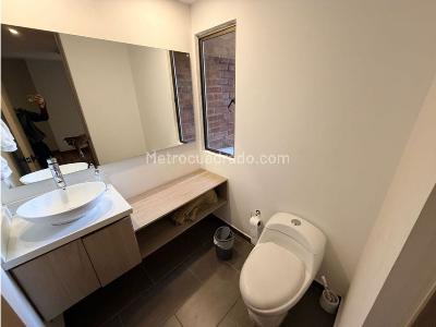 Apartamento de 3 alcobas en venta en Los Rosales, Bogotá, 236 m² · foto 11 de 14