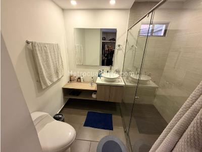 Apartamento de 3 alcobas en venta en Los Rosales, Bogotá, 236 m² · foto 12 de 14