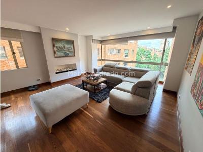 Apartamento de 3 alcobas en venta en Los Rosales, Bogotá, 236 m² · foto 2 de 14