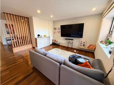 Apartamento de 3 alcobas en venta en Los Rosales, Bogotá, 236 m² · foto 3 de 14