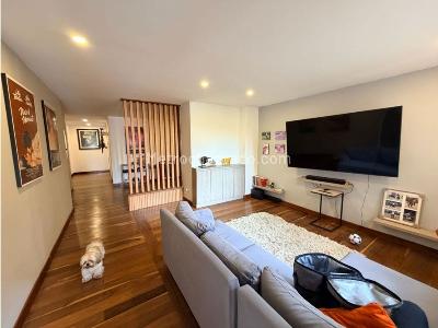 Apartamento de 3 alcobas en venta en Los Rosales, Bogotá, 236 m² · foto 4 de 14