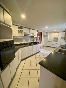 Apartamento de 3 alcobas en venta en Usaquen, Bogotá, 240 m² · foto 5 de 20