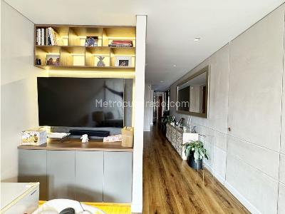 Apartamento de 3 alcobas en venta en Chico Norte, Bogotá, 140 m² · foto 3 de 20