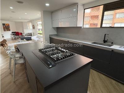 Apartamento de 3 alcobas en venta en Los Rosales, Bogotá, 163 m² · foto 8 de 20