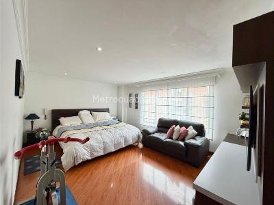 Apartamento de 3 alcobas en venta en Chico Norte, Bogotá, 189 m² · foto 10 de 16
