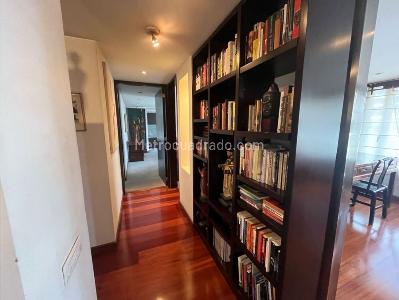 Apartamento de 2 alcobas en venta en Chico Norte, Bogotá, 162 m² · foto 13 de 20