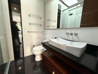 Apartamento de 2 alcobas en venta en Chico Norte, Bogotá, 157 m² · foto 13 de 18