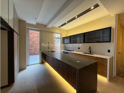 Apartamento de 2 alcobas en venta en Chico Norte, Bogotá, 157 m² · foto 4 de 18