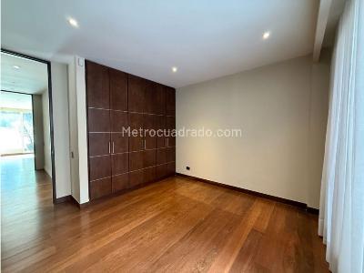 Apartamento de 2 alcobas en venta en Chico Norte, Bogotá, 157 m² · foto 7 de 18