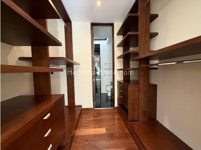 Apartamento de 2 alcobas en venta en Chico Norte, Bogotá, 157 m² · foto 9 de 18