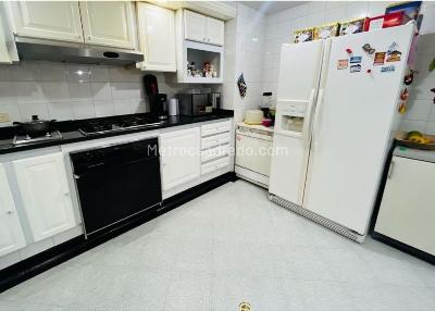 Apartamento de 3 alcobas en venta en Los Rosales, Bogotá, 238 m² · foto 12 de 20