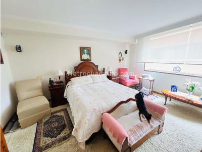 Apartamento de 3 alcobas en venta en Los Rosales, Bogotá, 238 m² · foto 15 de 20