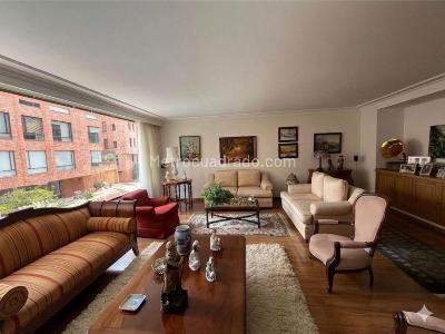 Apartamento de 3 alcobas en venta en Los Rosales, Bogotá, 238 m² · foto 2 de 20