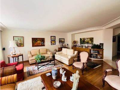 Apartamento de 3 alcobas en venta en Los Rosales, Bogotá, 238 m² · foto 4 de 20