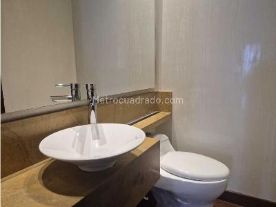 Apartamento de 2 alcobas en venta en El Nogal, Bogotá, 119 m² · foto 11 de 14