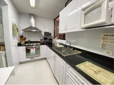 Apartamento de 3 alcobas en venta en Usaquen, Bogotá, 157 m² · foto 6 de 18