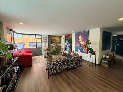 Apartamento de 3 alcobas en venta en La Cabrera, Bogotá, 140 m² · foto 2 de 13