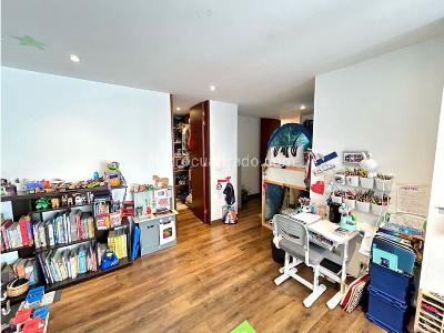 Apartamento de 3 alcobas en venta en Usaquen, Bogotá, 238 m² · foto 14 de 16