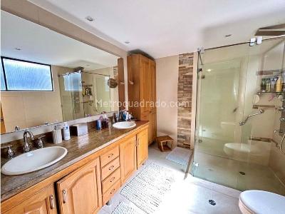 Apartamento de 3 alcobas en venta en Usaquen, Bogotá, 238 m² · foto 15 de 16