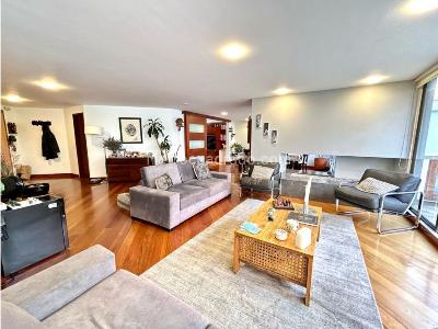 Apartamento de 3 alcobas en venta en Usaquen, Bogotá, 238 m² · foto 2 de 16