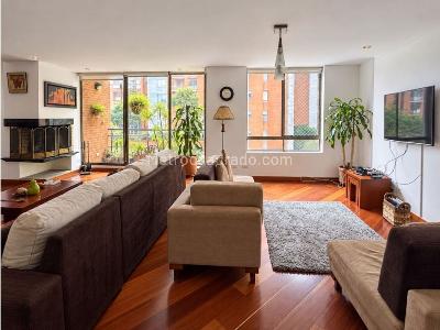 Apartamento de 3 alcobas en venta en Usaquen, Bogotá, 145 m² · foto 2 de 11