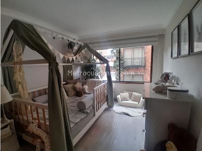 Apartamento de 3 alcobas en venta en Los Rosales, Bogotá, 139 m² · foto 6 de 20