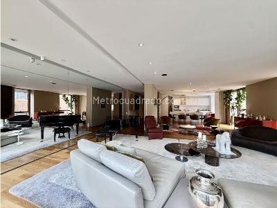 Apartamento de 3 alcobas en venta en Los Rosales, Bogotá, 327 m² · foto 5 de 14