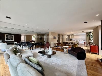 Apartamento de 3 alcobas en venta en Los Rosales, Bogotá, 327 m² · foto 8 de 14