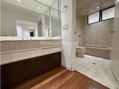 Apartamento de 2 alcobas en venta en La Cabrera, Bogotá, 296 m² · foto 19 de 20