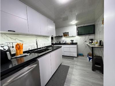 Apartamento de 3 alcobas en venta en Usaquen, Bogotá, 190 m² · foto 4 de 13