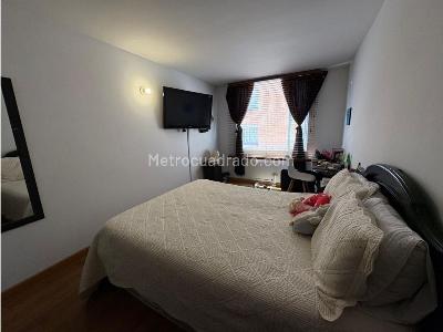 Apartamento de 3 alcobas en venta en Usaquen, Bogotá, 190 m² · foto 6 de 13