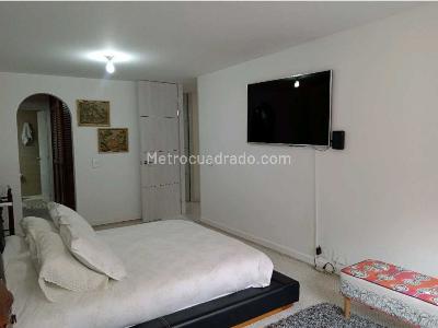 Apartamento de 3 alcobas en venta en Chico Norte, Bogotá, 137 m² · foto 16 de 20