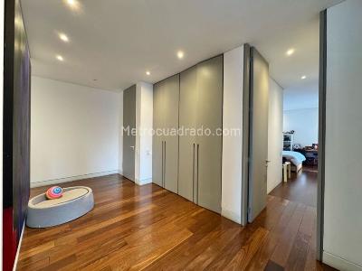 Apartamento de 4 alcobas en venta en Chico Norte, Bogotá, 330 m² · foto 14 de 20