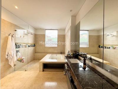 Apartamento de 4 alcobas en venta en Chico Norte, Bogotá, 330 m² · foto 20 de 20