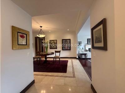 Apartamento de 3 alcobas en venta en Usaquen, Bogotá, 305 m² · foto 3 de 17