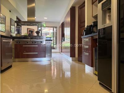 Apartamento de 3 alcobas en venta en Usaquen, Bogotá, 305 m² · foto 8 de 17