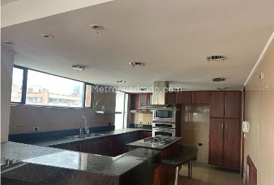 Apartamento de 4 alcobas en venta en Usaquen, Bogotá, 352 m² · foto 3 de 20