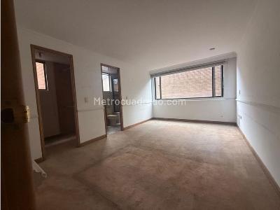 Apartamento de 3 alcobas en venta en La Cabrera, Bogotá, 271 m² · foto 17 de 20