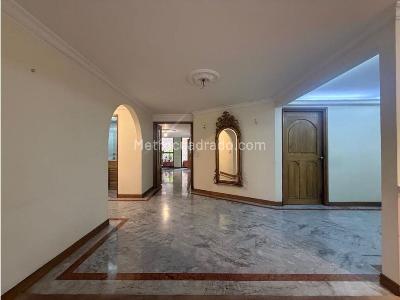 Apartamento de 3 alcobas en venta en La Cabrera, Bogotá, 271 m² · foto 4 de 20