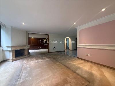 Apartamento de 3 alcobas en venta en La Cabrera, Bogotá, 271 m² · foto 8 de 20