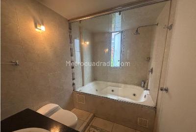 Apartamento de 3 alcobas en venta en Chico Norte, Bogotá, 176 m² · foto 12 de 14