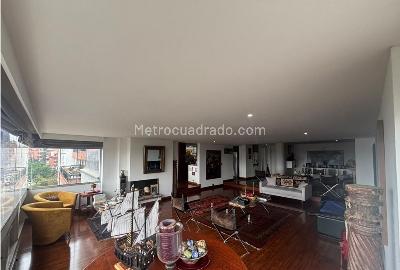 Apartamento de 3 alcobas en venta en Chico Norte, Bogotá, 176 m² · foto 2 de 14